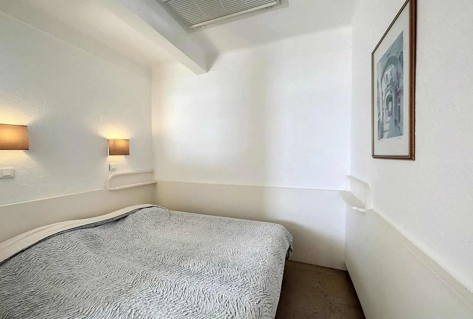 One Bedroom Apartment With Stunning Sea View On La Croisette Cannes