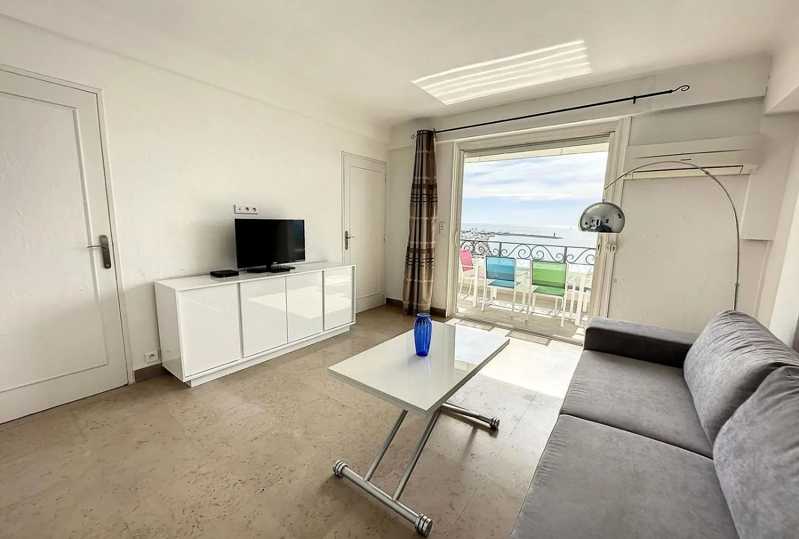 One Bedroom Apartment With Stunning Sea View On La Croisette Cannes