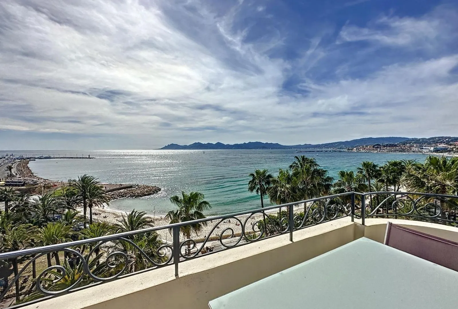 One Bedroom Apartment With Stunning Sea View On La Croisette Cannes
